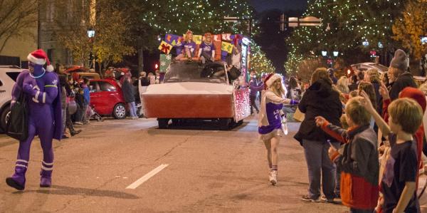 141204_rls_AnnualDowntownParadeOfLights_014.jpg