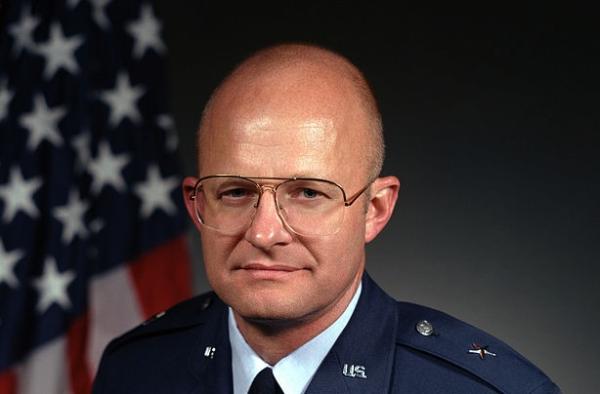 614px-James_Clapper_1985_photo_portrait.jpg