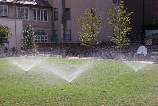 640px-2003-09-28_Lawn_sprinklers_at_NCSSM.jpg