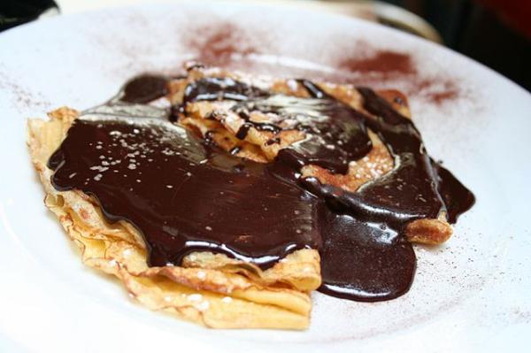 640px-Crepes_con_chocolate.jpg