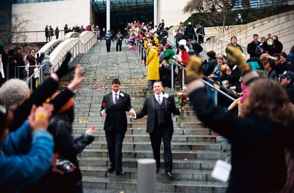 640px-Leaving_courthouse_on_first_day_of_gay_marriage_in_Washington.jpg
