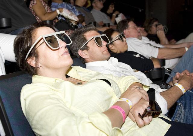 986px-HST_3D_IMAX_Screening.jpg