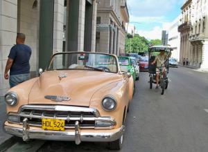 CubaScuba-OldCar.jpg