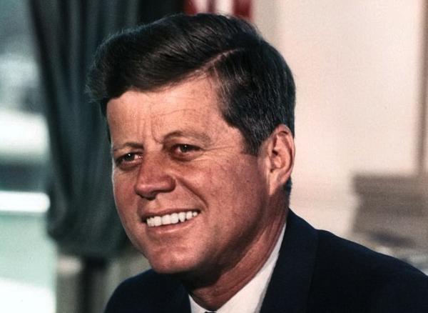 John_F._Kennedy,_White_House_color_photo_portrait.jpg